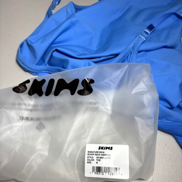 NWT SKIMS Signature Swim Tide Scoop Neck one piece swimsuit Sz M - Picture 5 of 9